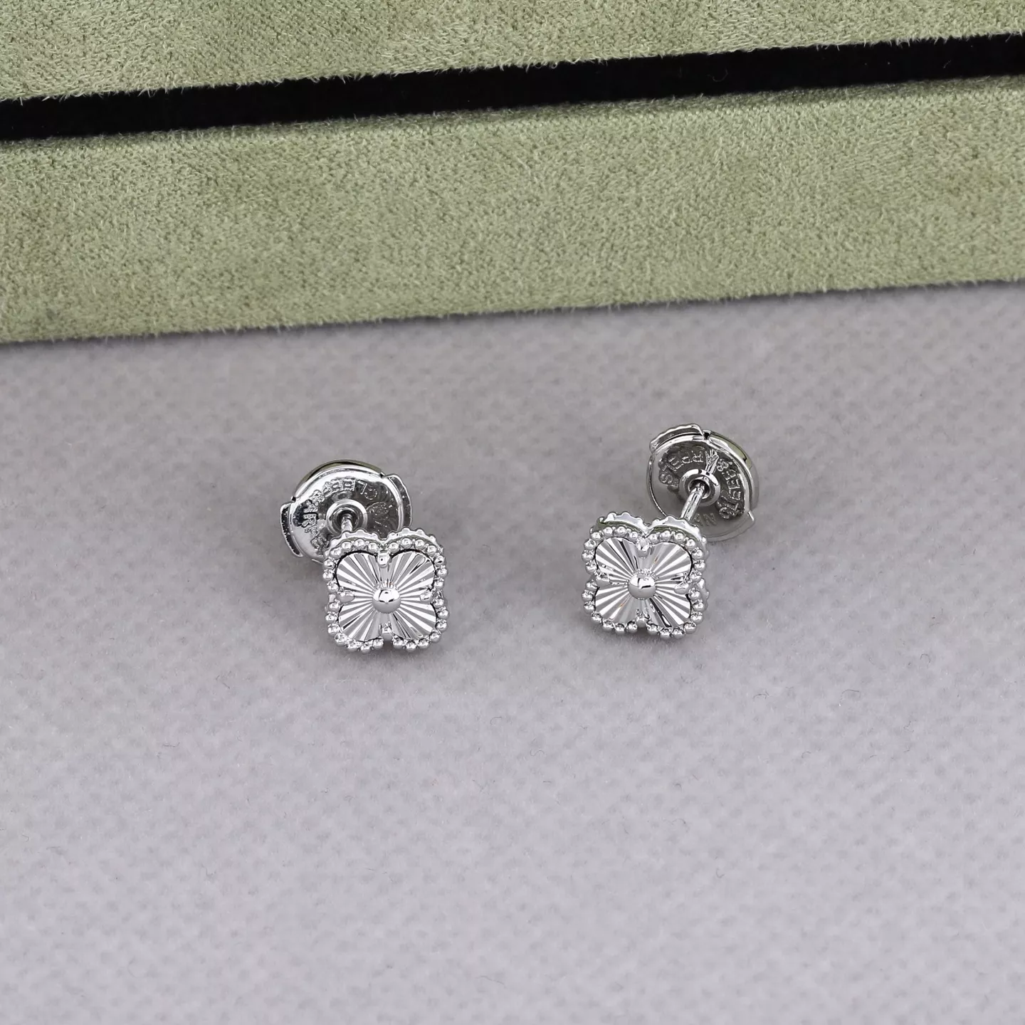 Van Cleef & Arpels Earrings For Women Vibrant 1785