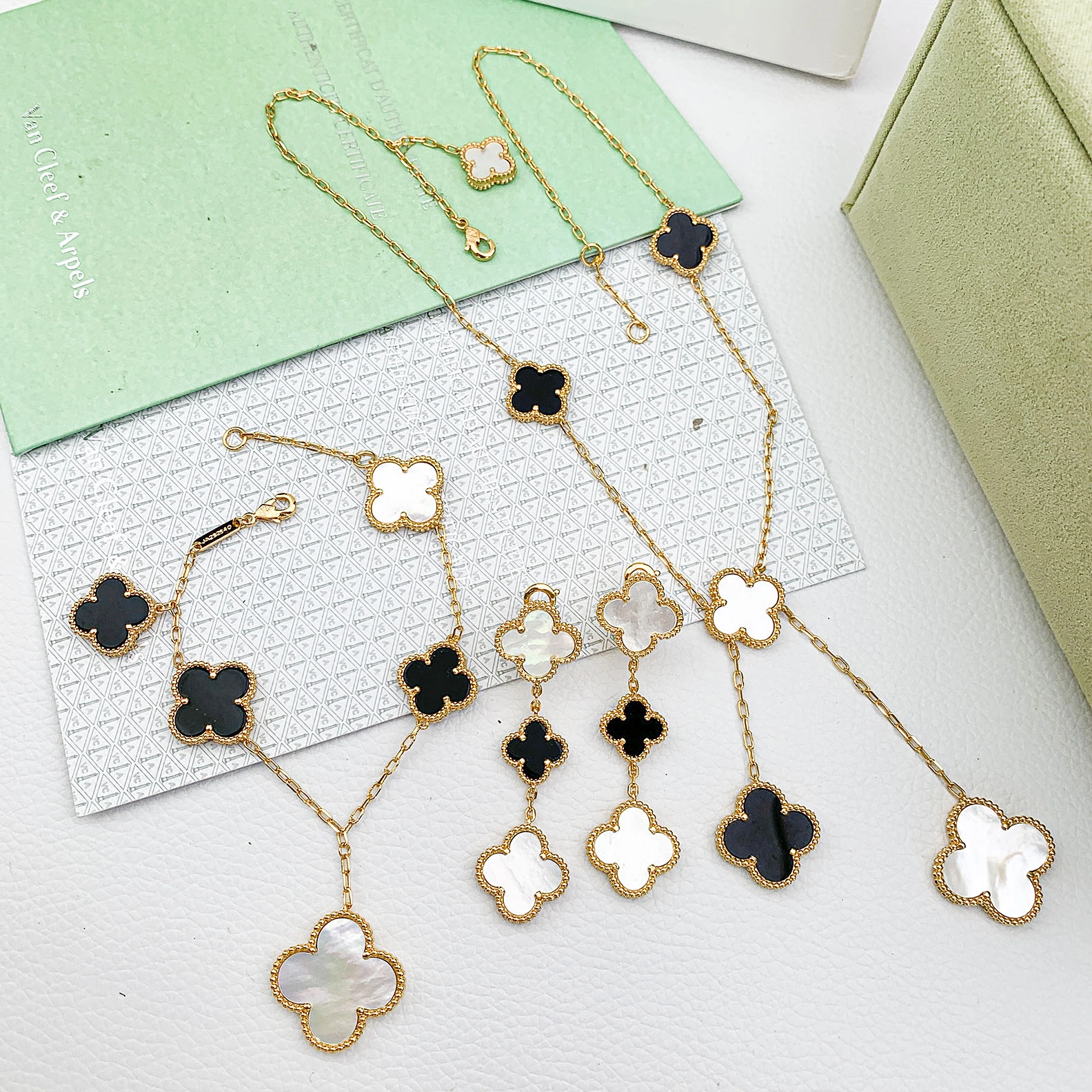 Van Cleef & Arpels Jewelry Set For Women Breathable 961