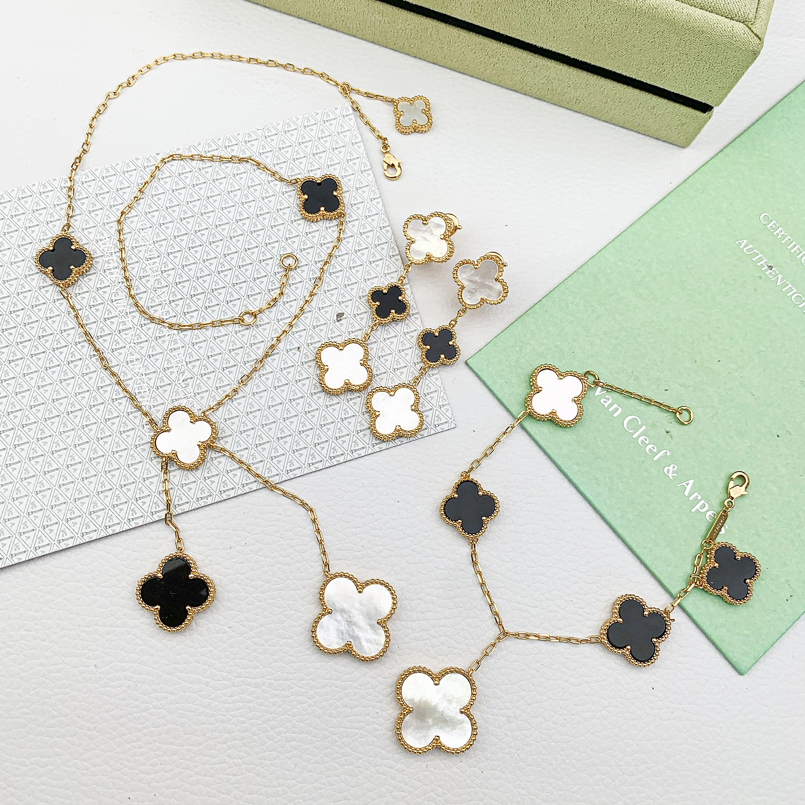 Van Cleef & Arpels Jewelry Set For Women Breathable 961