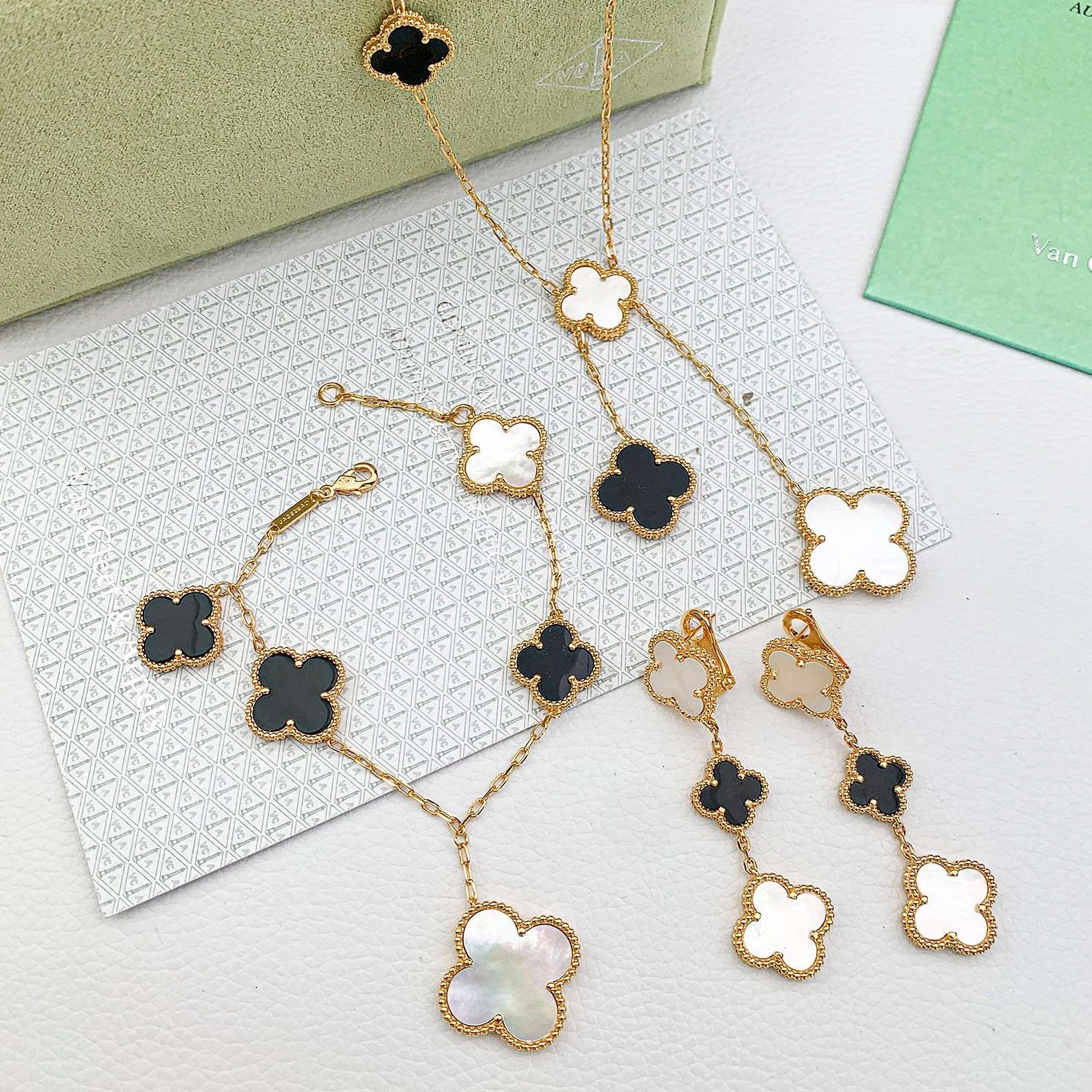 Van Cleef & Arpels Jewelry Set For Women Breathable 961