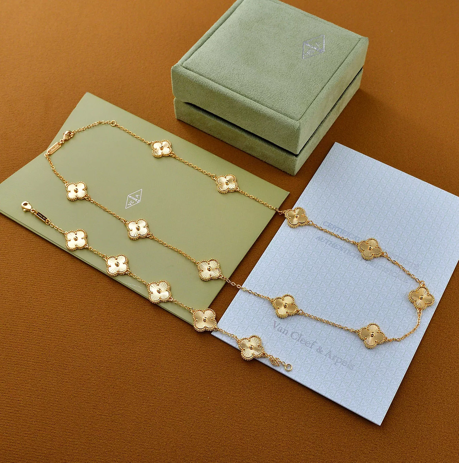 Van Cleef & Arpels Jewelry Set For Women Compact 8958