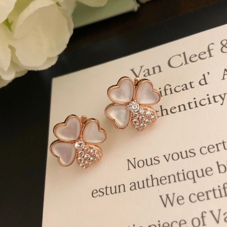 Van Cleef & Arpels Jewelry Set For Women Minimalist 768