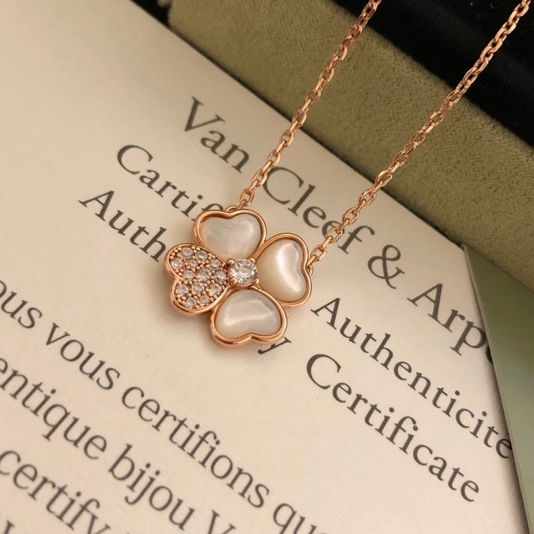 Van Cleef & Arpels Jewelry Set For Women Minimalist 768