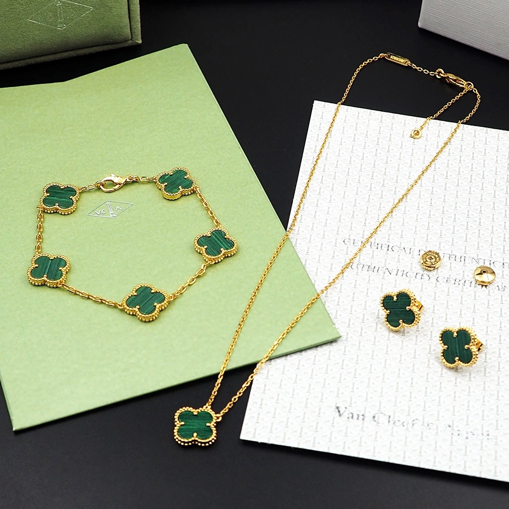 Van Cleef & Arpels Jewelry Set For Women Minimalist 9273