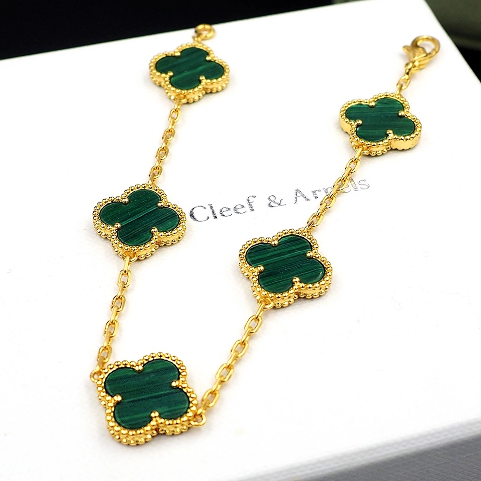 Van Cleef & Arpels Jewelry Set For Women Minimalist 9273