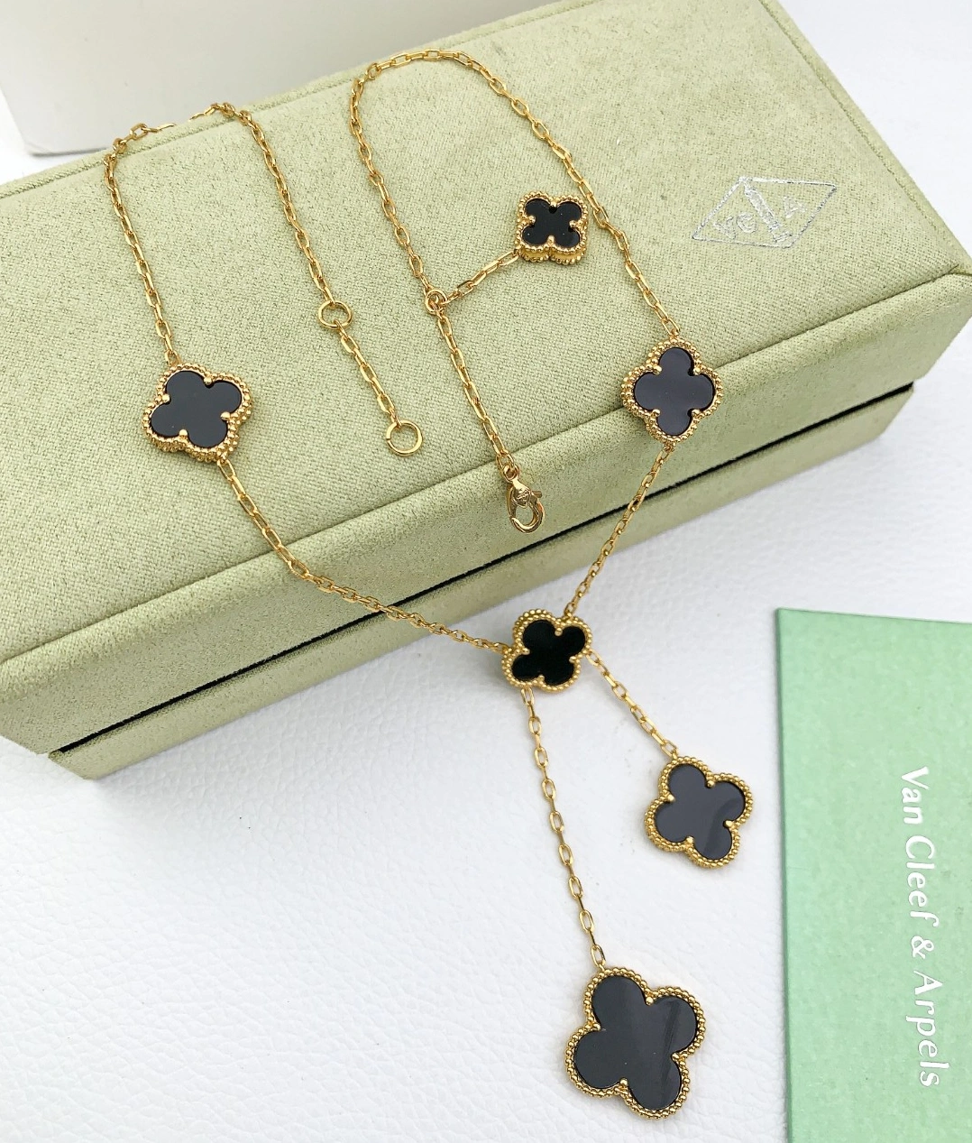 Van Cleef & Arpels Jewelry Set For Women Sleek 2116