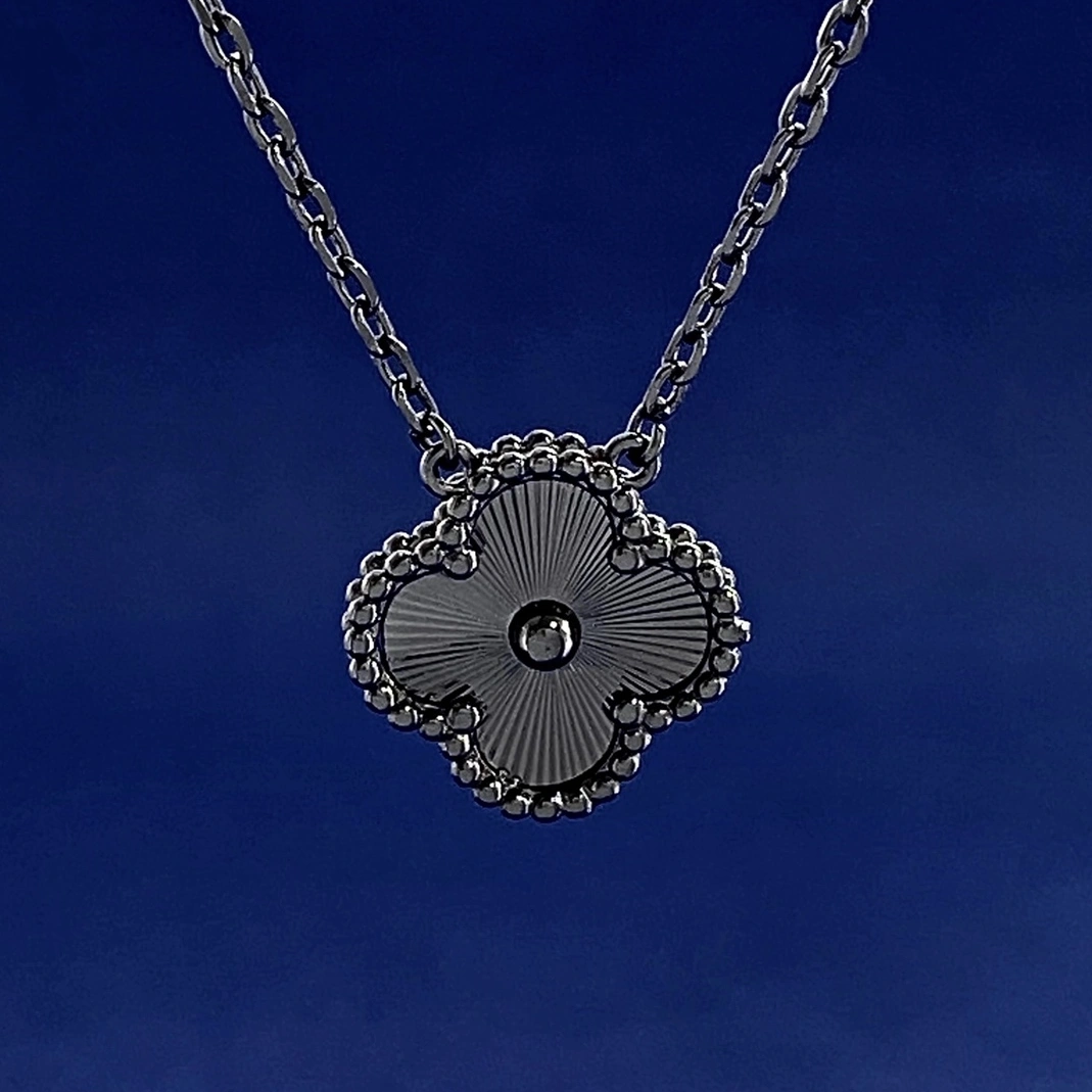 Van Cleef & Arpels Jewelry Set Minimalist 8449