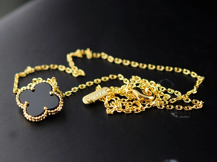 Van Cleef & Arpels Necklace TopPick 3147