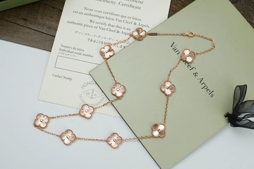 Van Cleef & Arpels Necklaces For Women Bold 7620