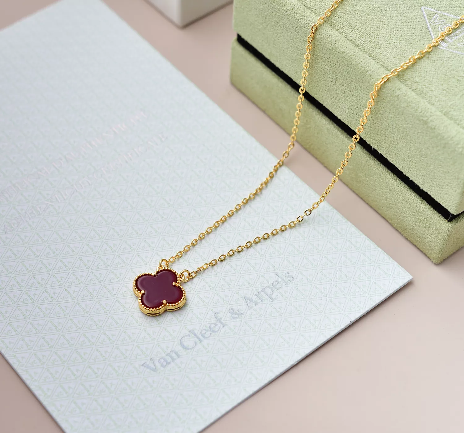 Van Cleef & Arpels Necklaces For Women Compact 2012