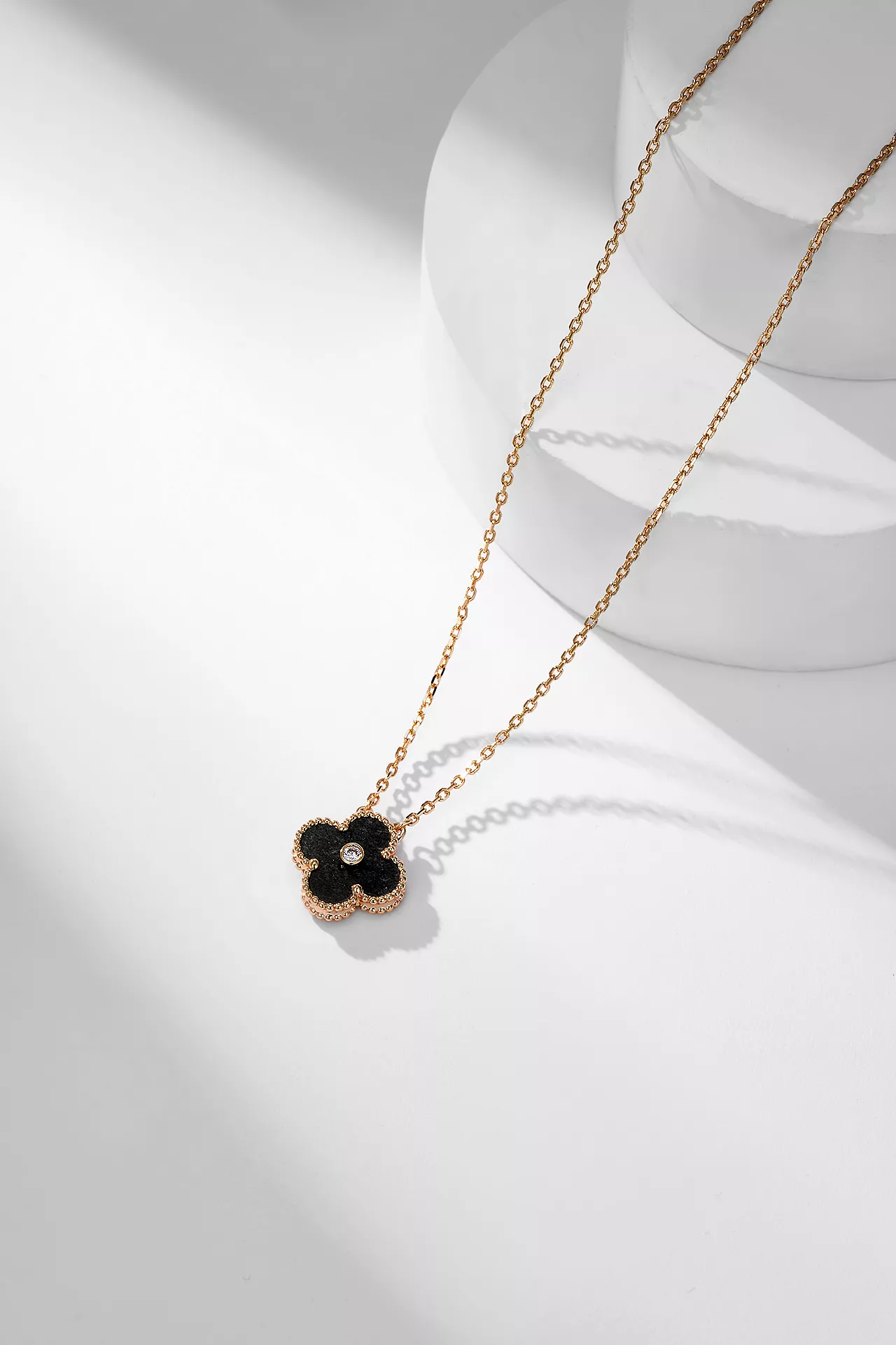 Van Cleef & Arpels Necklaces For Women Durable 128