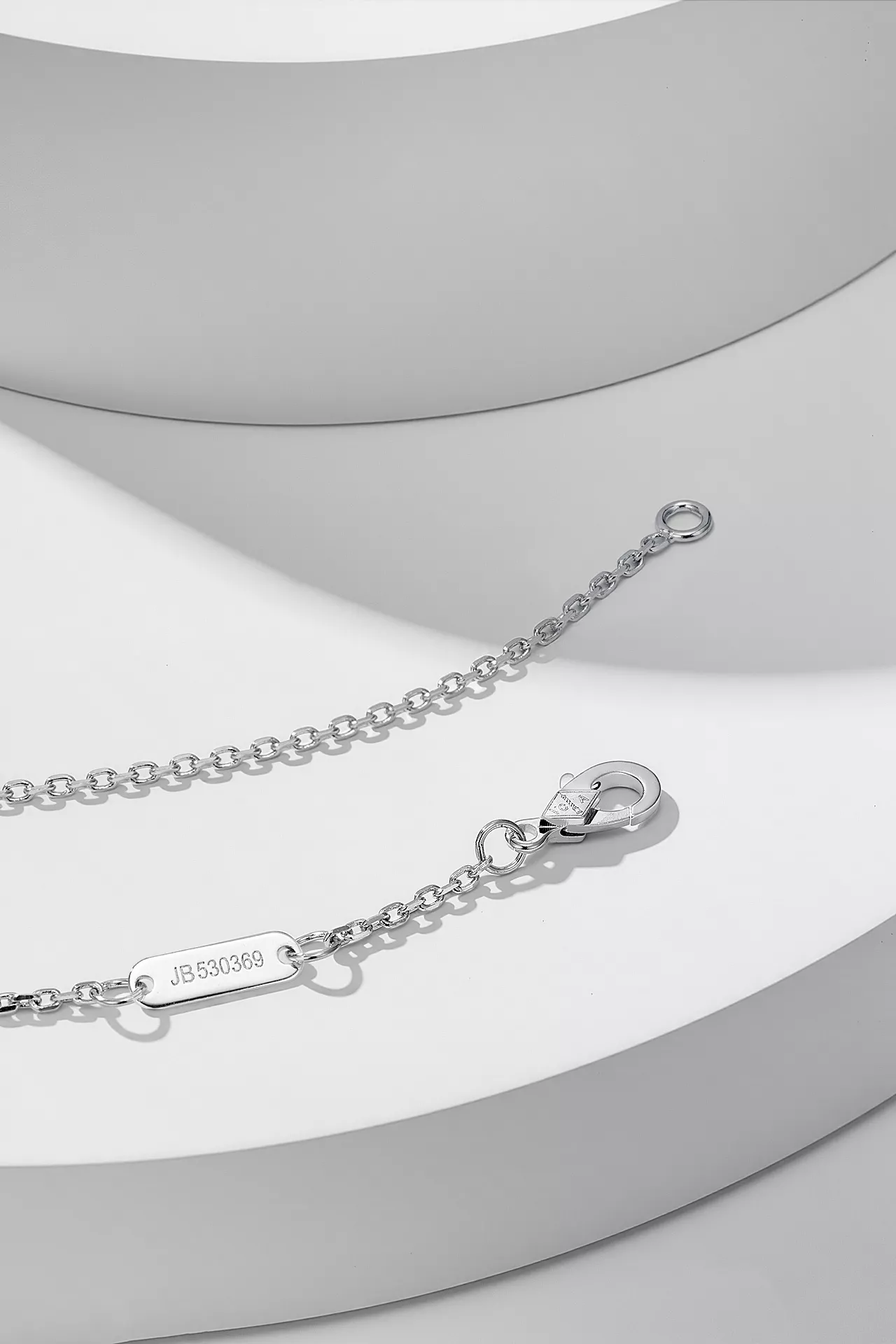 Van Cleef & Arpels Necklaces For Women Sleek 1962