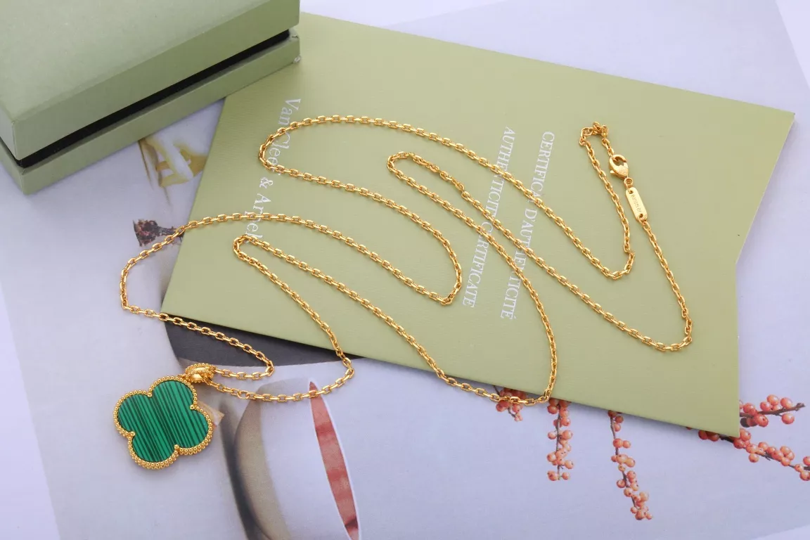 Van Cleef & Arpels Necklaces For Women Soft 6891