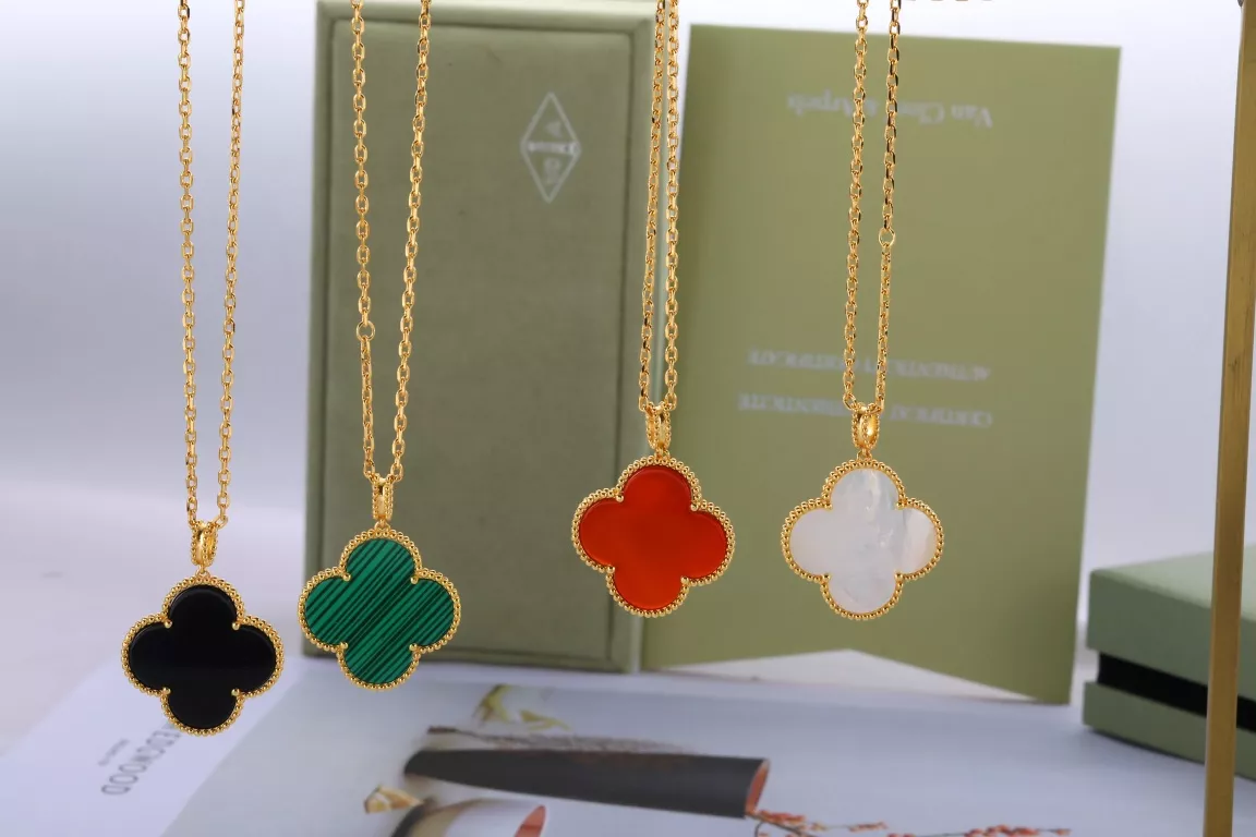 Van Cleef & Arpels Necklaces For Women Soft 6891