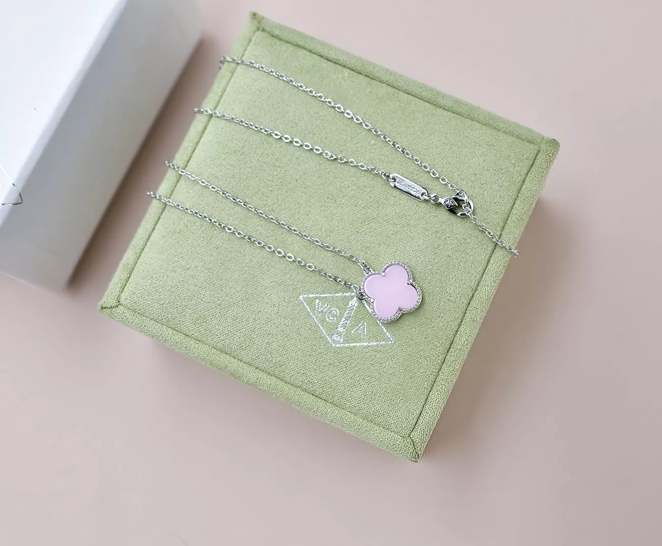 Van Cleef & Arpels Necklaces For Women StreetReady 1921