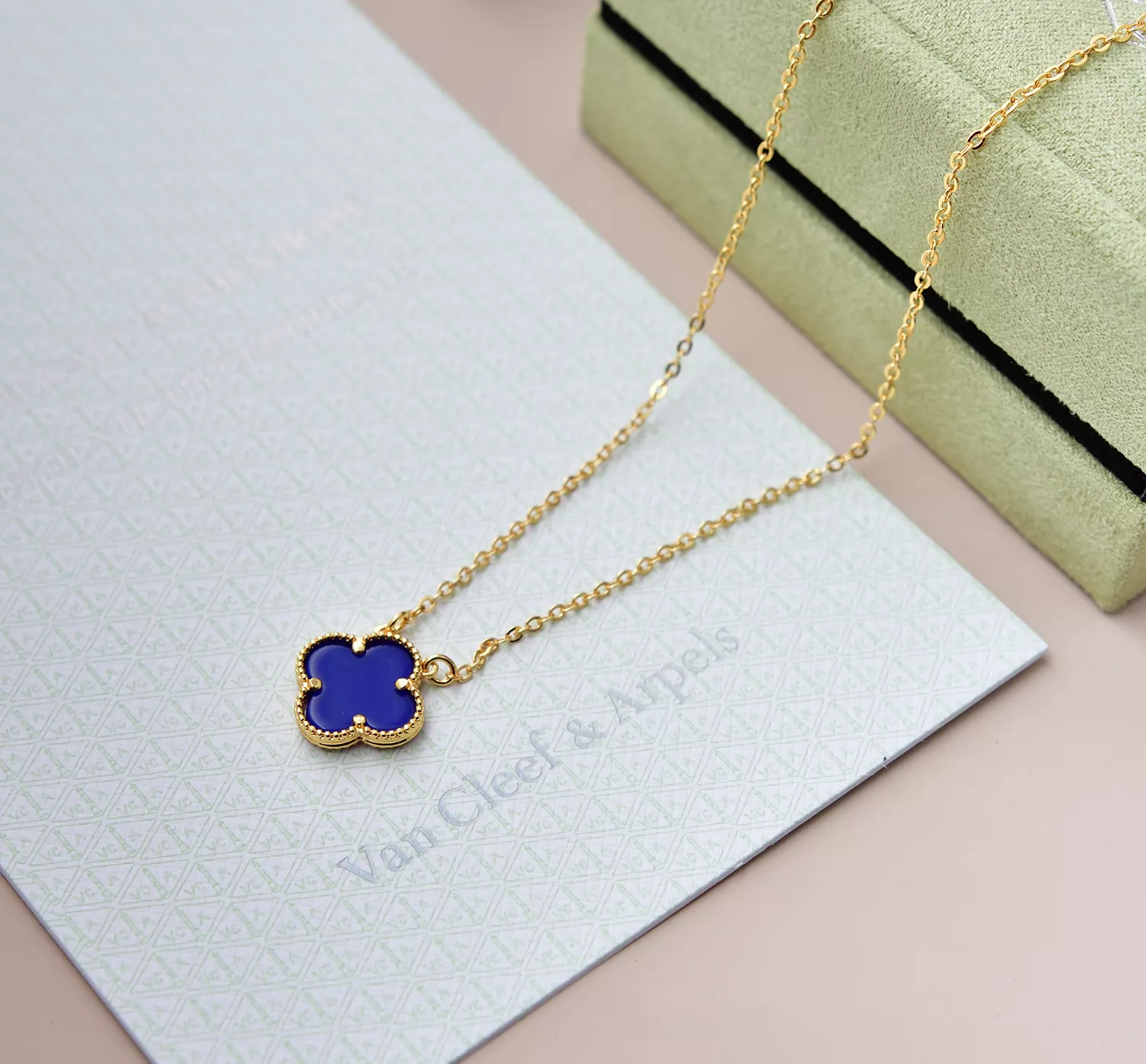 Van Cleef & Arpels Necklaces For Women Vibrant 4753