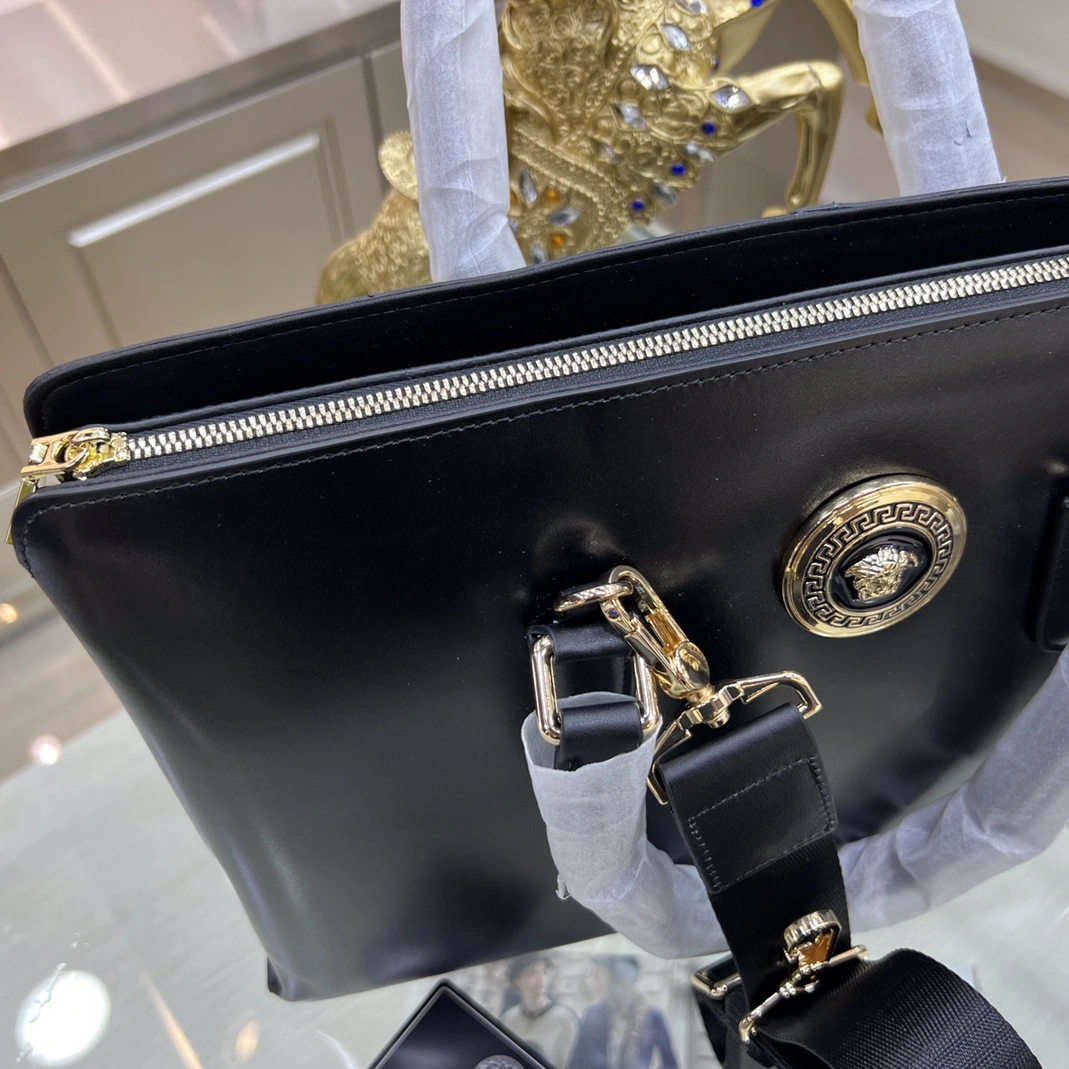 Versace AAA Man Handbags Cozy 2990