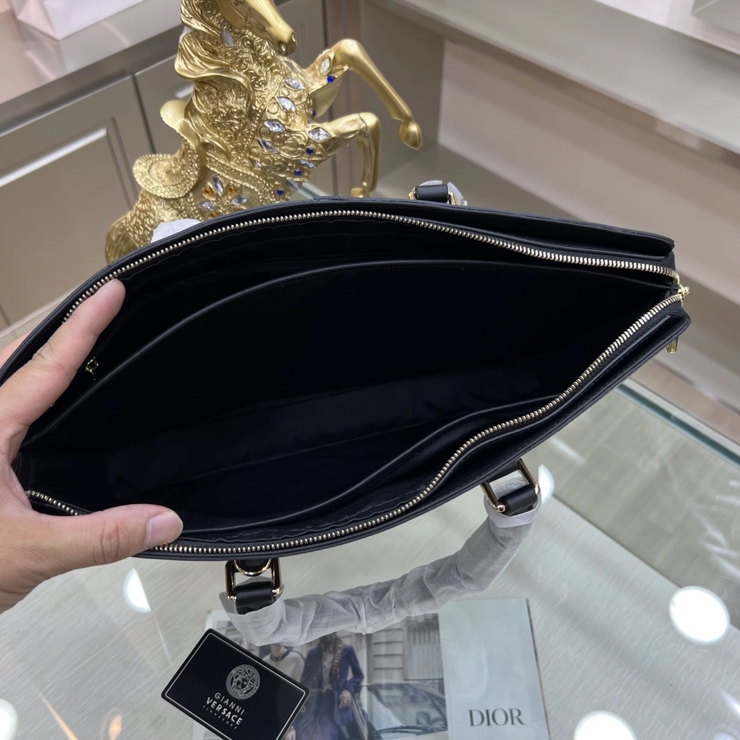 Versace AAA Man Handbags Cozy 2990