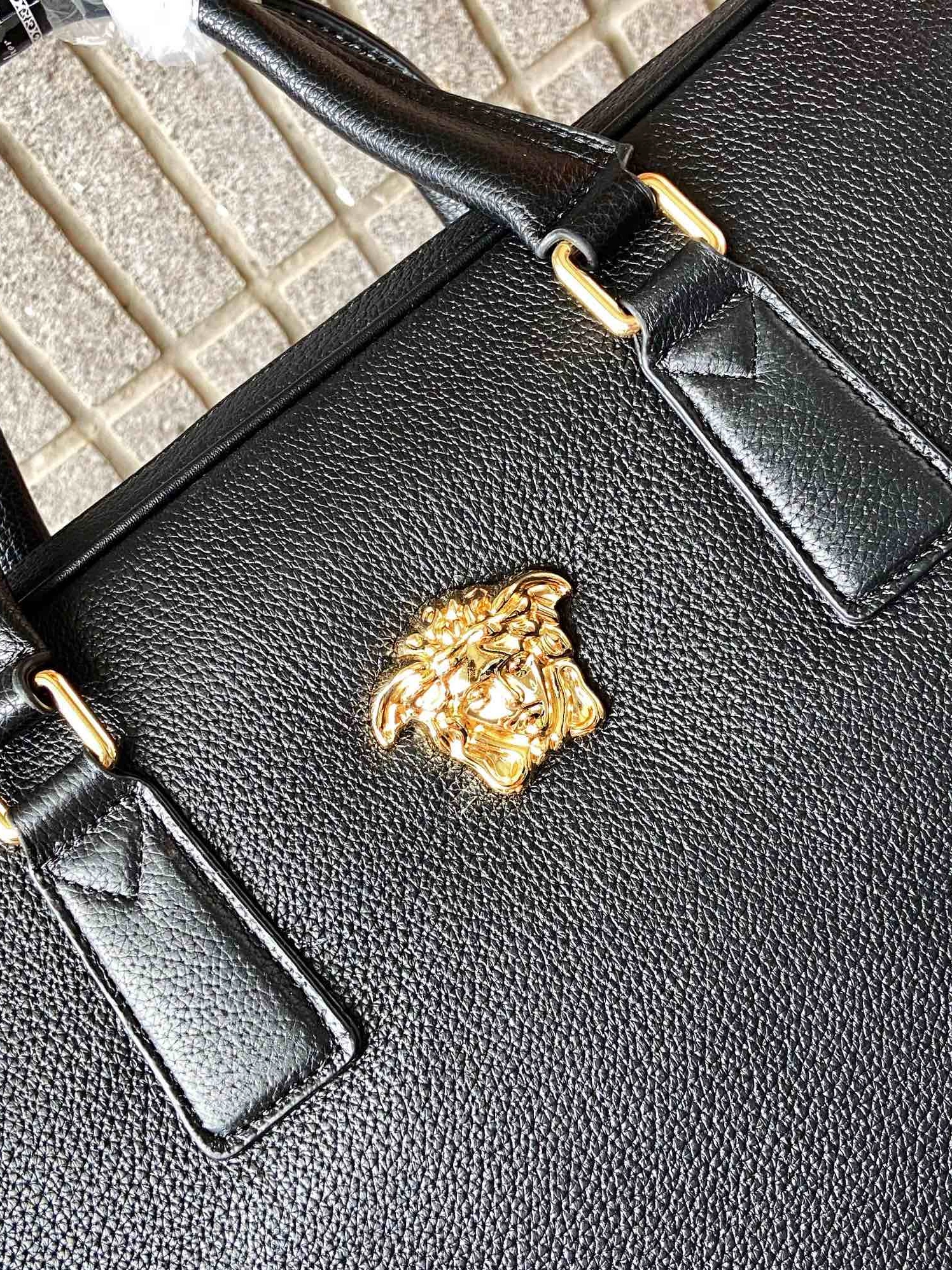 Versace AAA Man Handbags Durable 3177