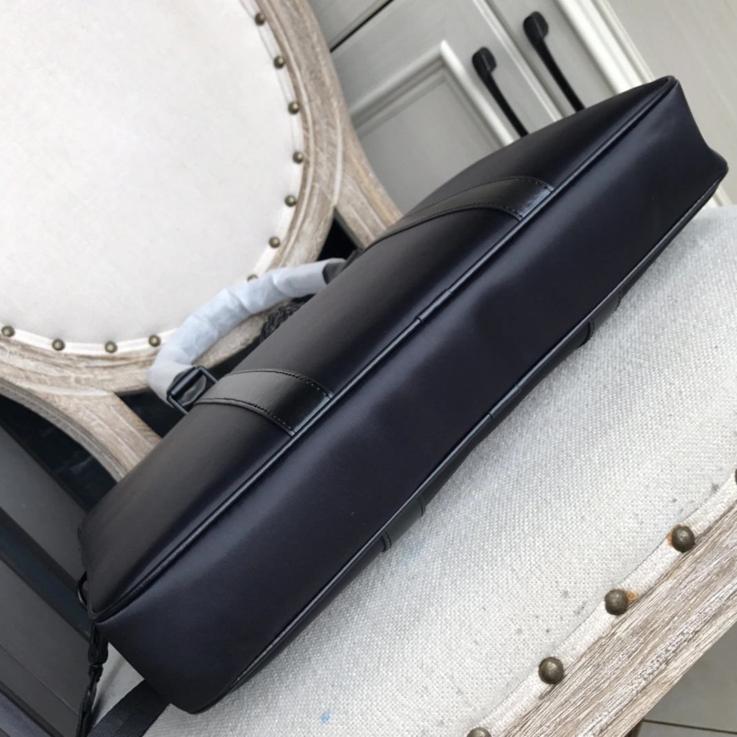 Versace AAA Man Handbags Resilient 2387