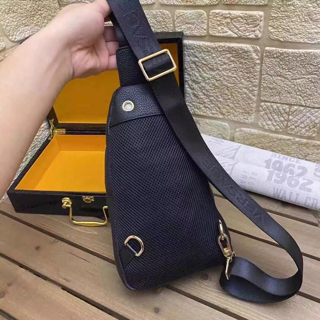 Versace AAA Man Messenger Bags Affordable 8694