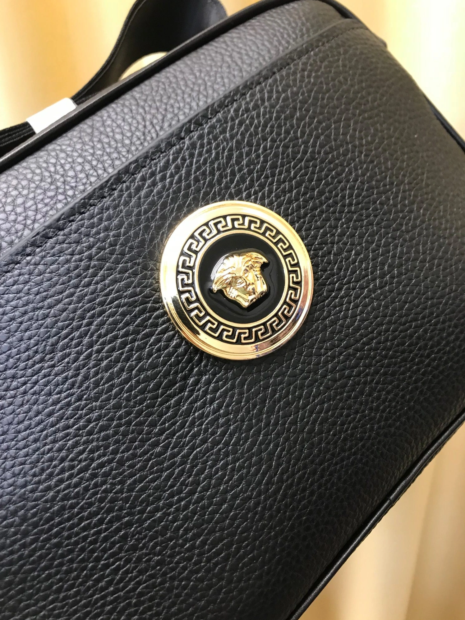 Versace AAA Man Messenger Bags AllSeason 3381