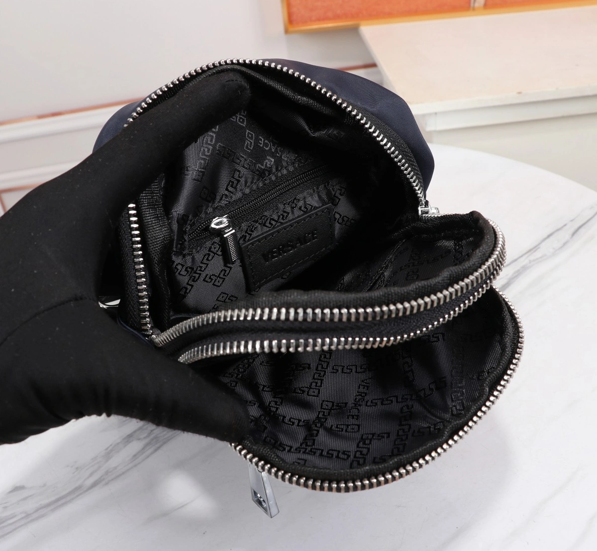 Versace AAA Man Messenger Bags BestValue 9952