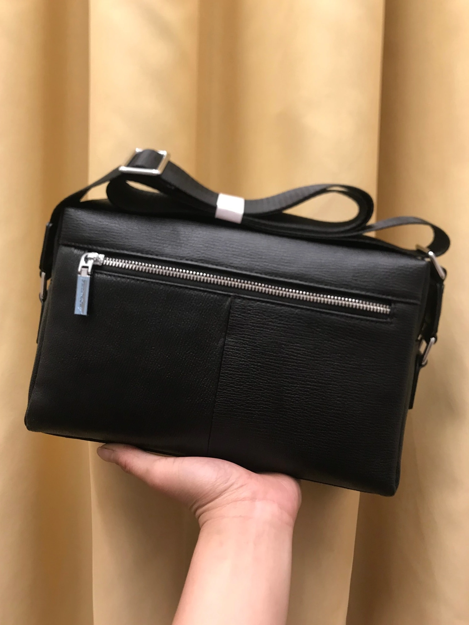 Versace AAA Man Messenger Bags Bold 1820
