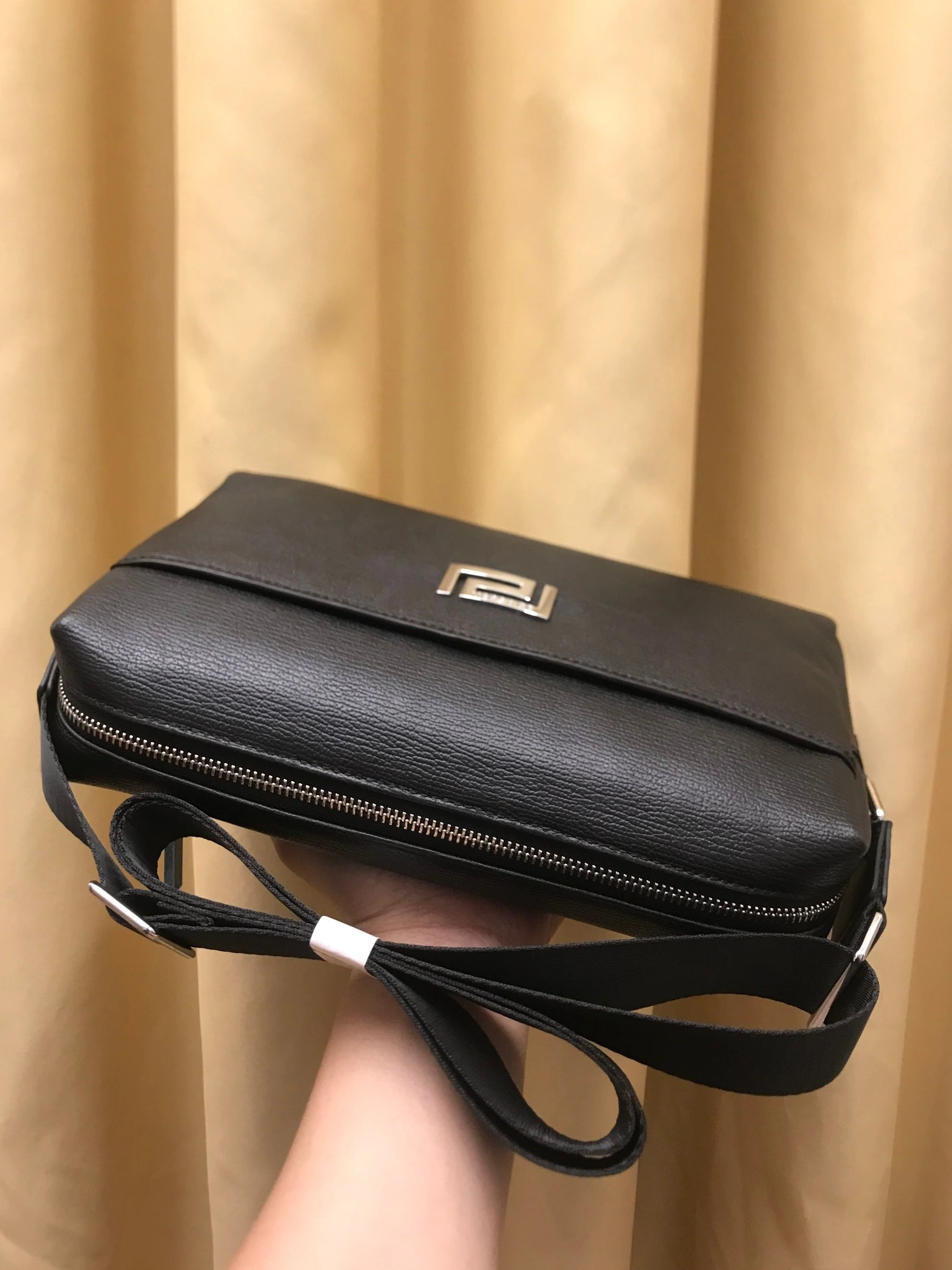 Versace AAA Man Messenger Bags Bold 1820