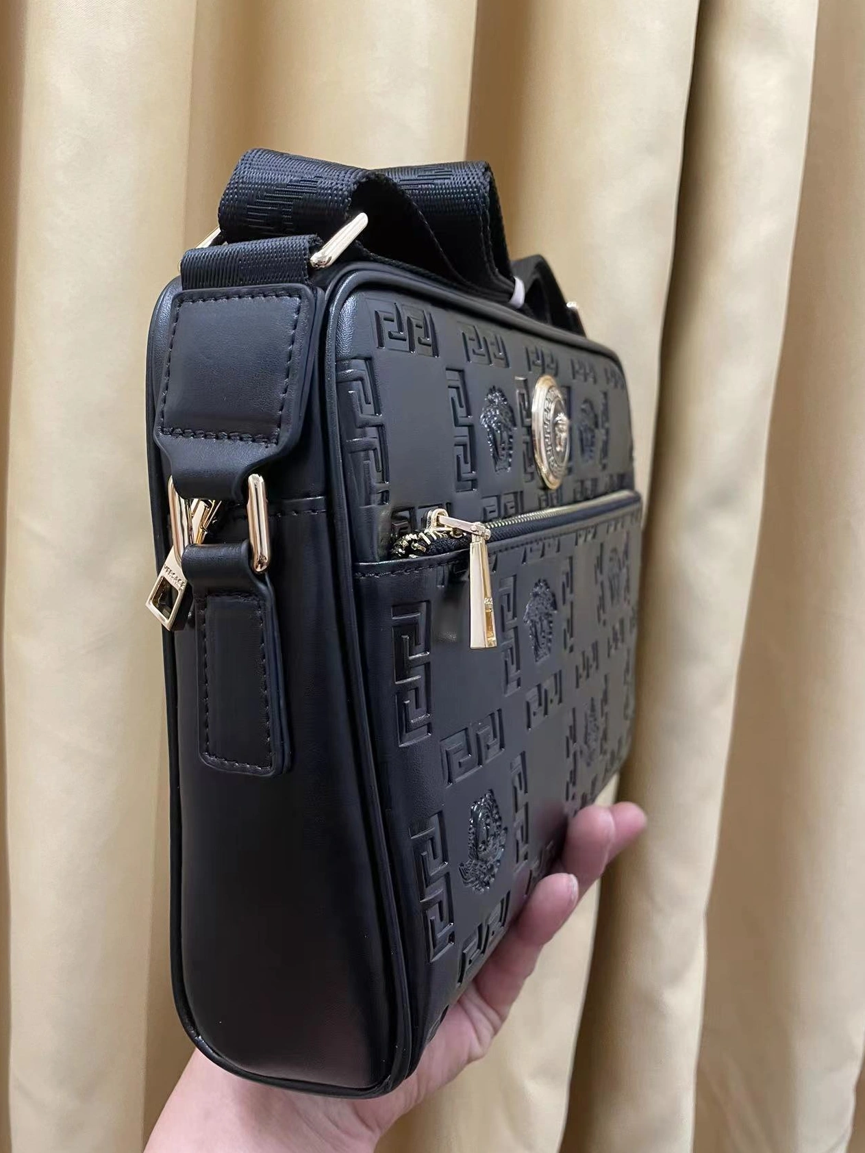 Versace AAA Man Messenger Bags Classic 6327