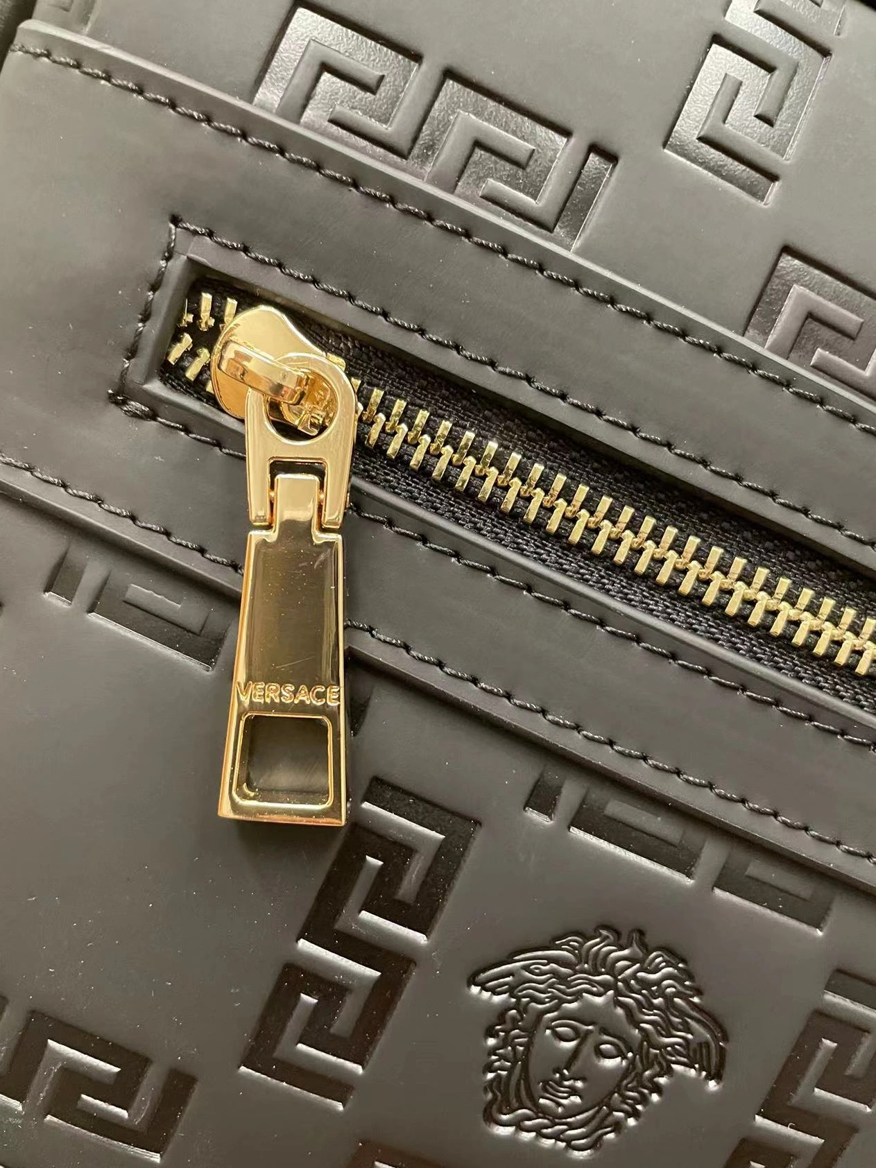 Versace AAA Man Messenger Bags Comfortable 4116