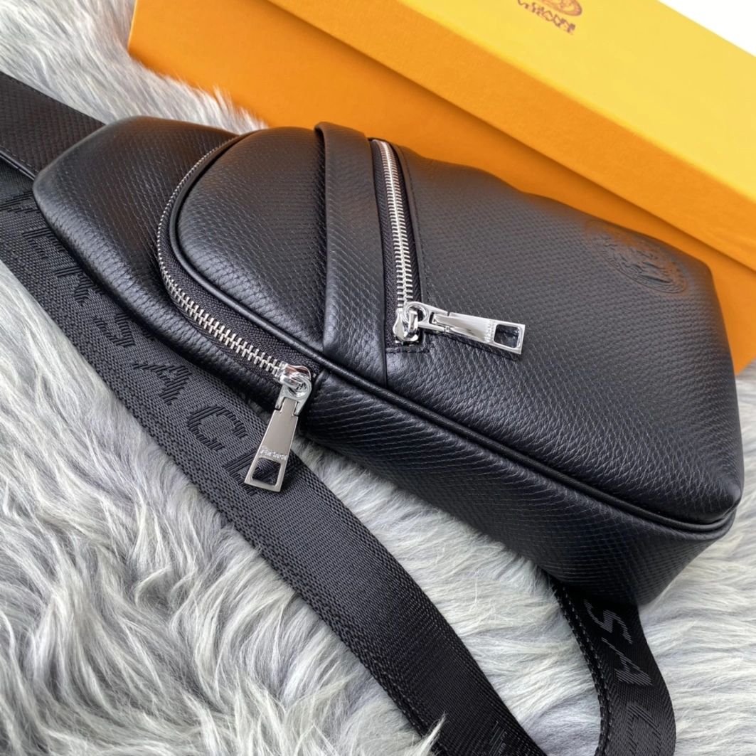 Versace AAA Man Messenger Bags Durable 361