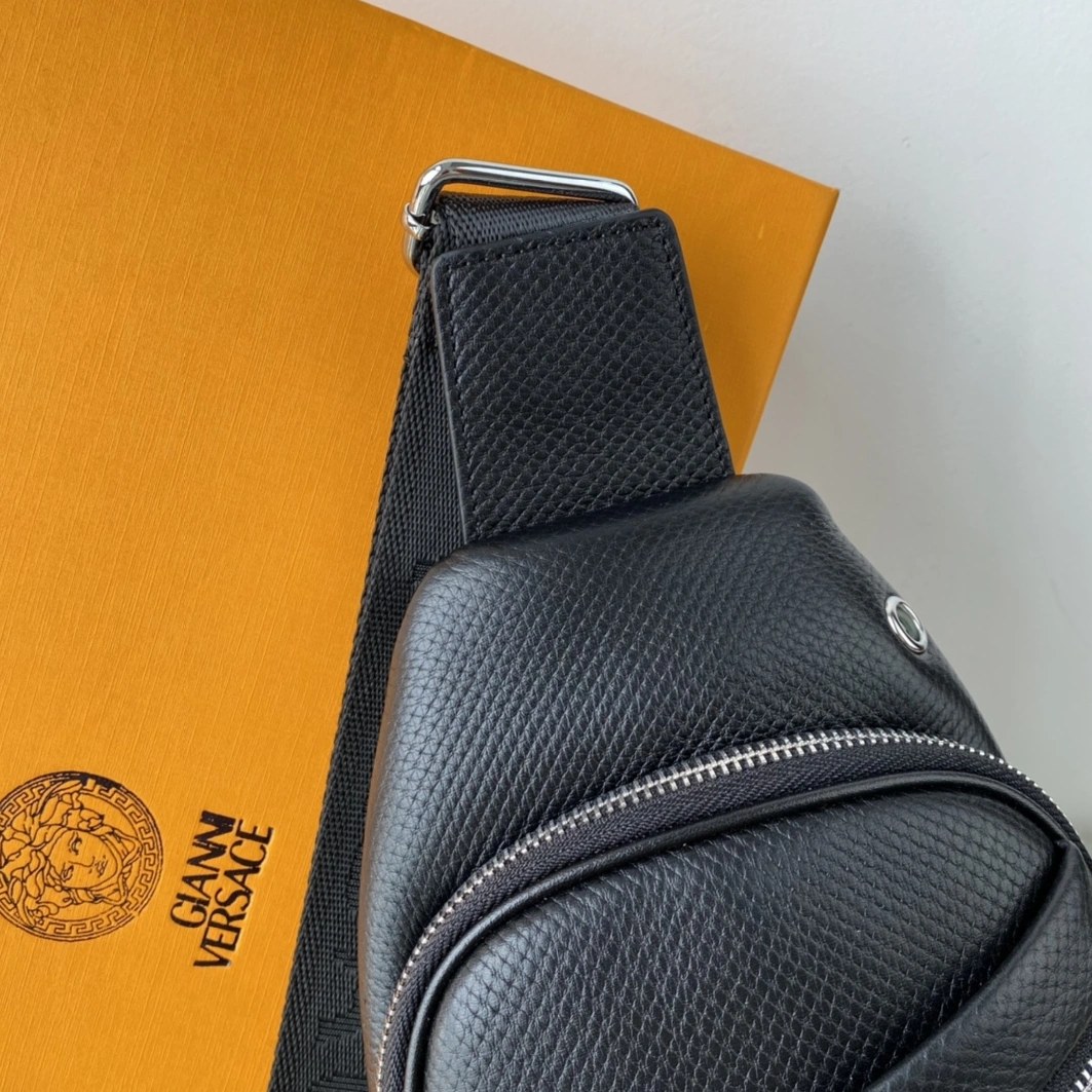 Versace AAA Man Messenger Bags Durable 361