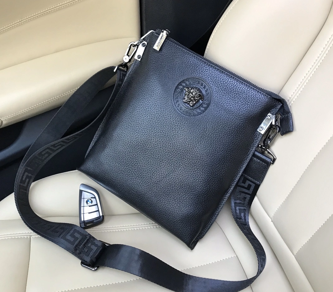 Versace AAA Man Messenger Bags Flexible 7839