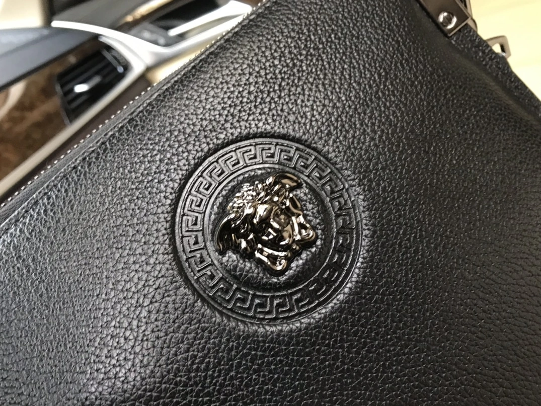 Versace AAA Man Messenger Bags Flexible 7839