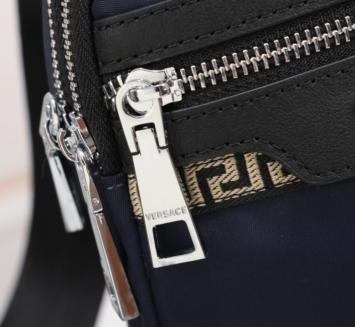 Versace AAA Man Messenger Bags GoAnywhere 3239