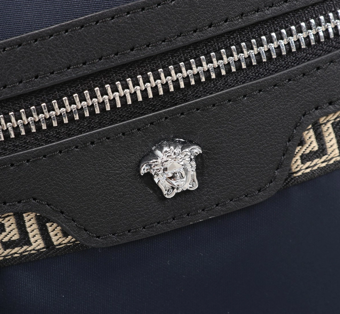 Versace AAA Man Messenger Bags GoAnywhere 3239