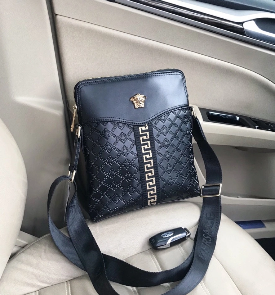 Versace AAA Man Messenger Bags Lightweight 5746