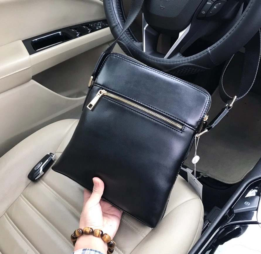 Versace AAA Man Messenger Bags Lightweight 5746