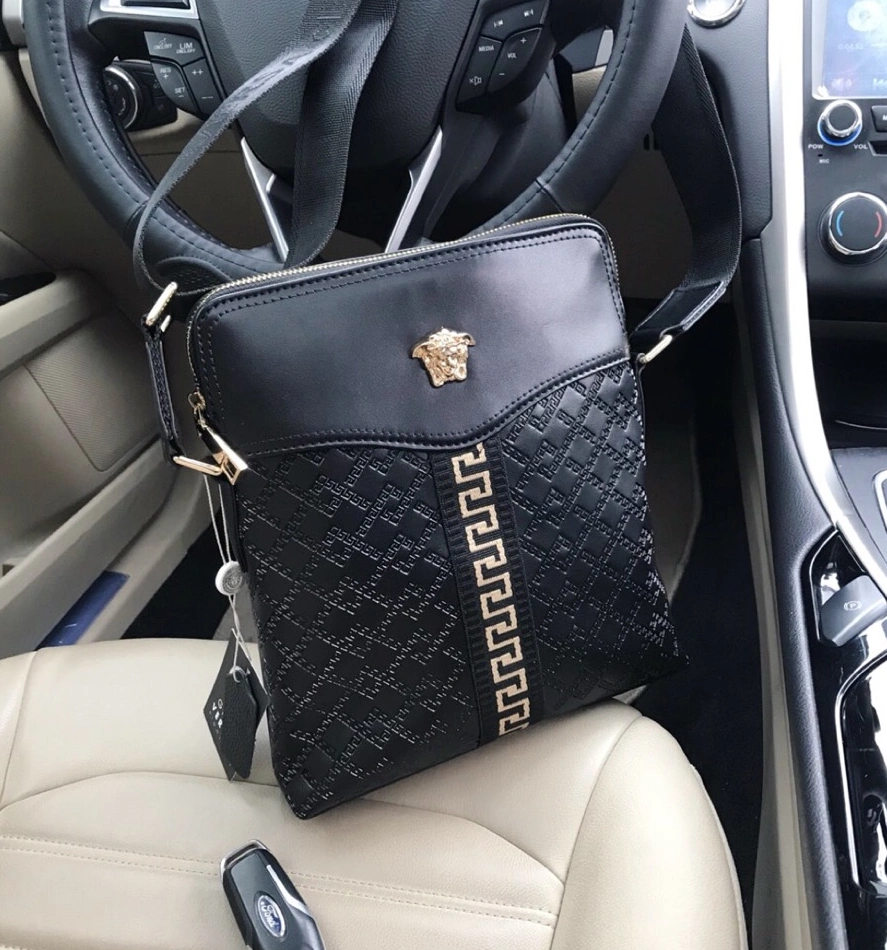 Versace AAA Man Messenger Bags Lightweight 5746