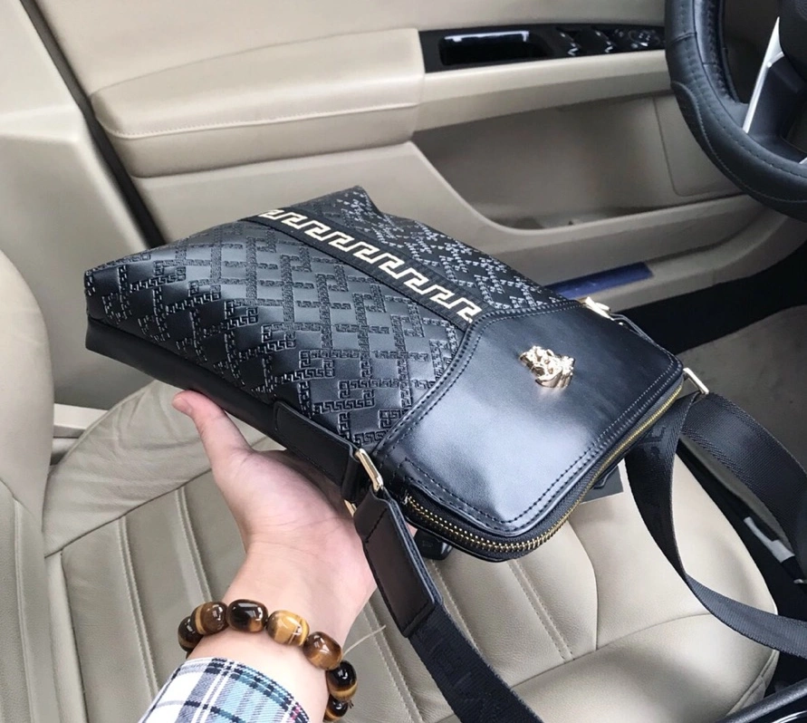 Versace AAA Man Messenger Bags Lightweight 5746
