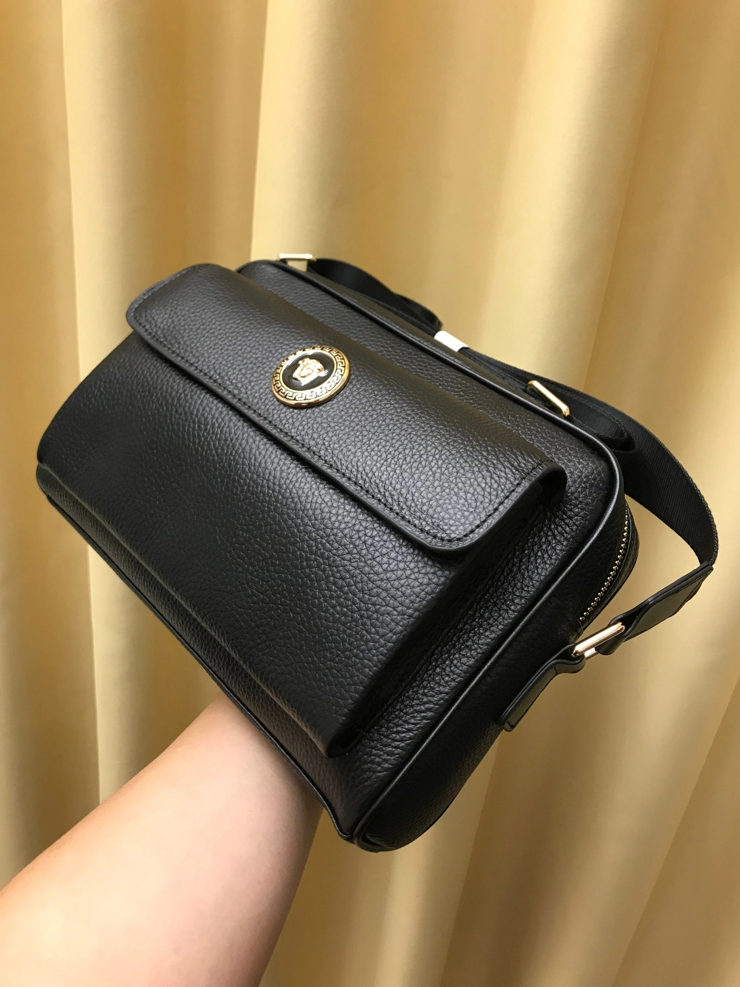 Versace AAA Man Messenger Bags ModernLook 4313