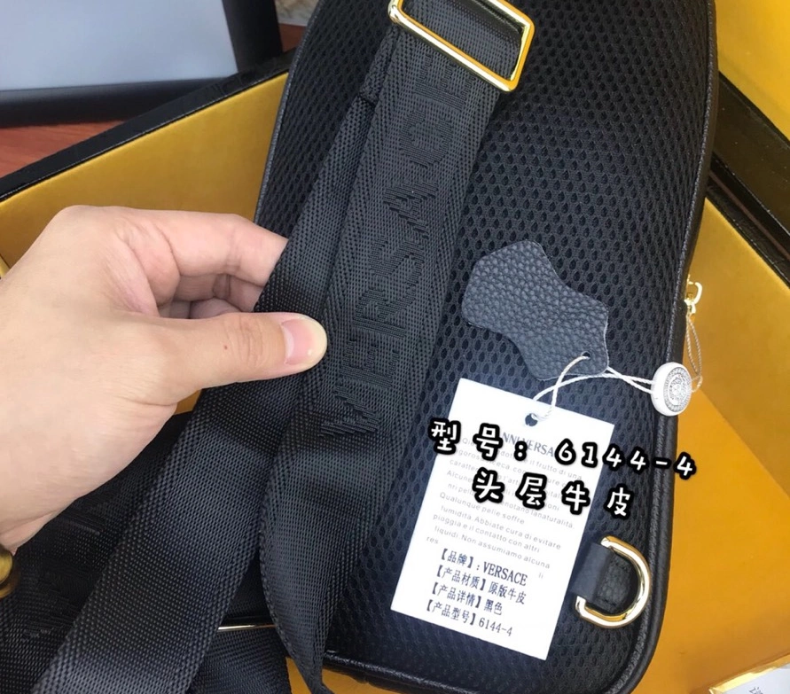 Versace AAA Man Messenger Bags NewStyle 2374