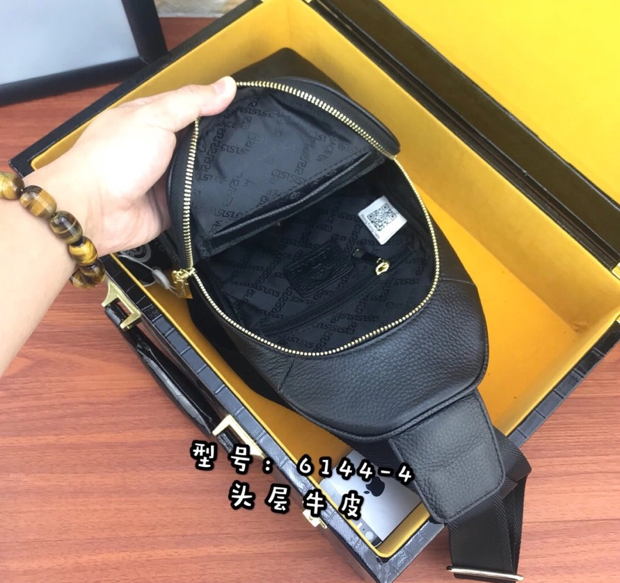 Versace AAA Man Messenger Bags NewStyle 2374