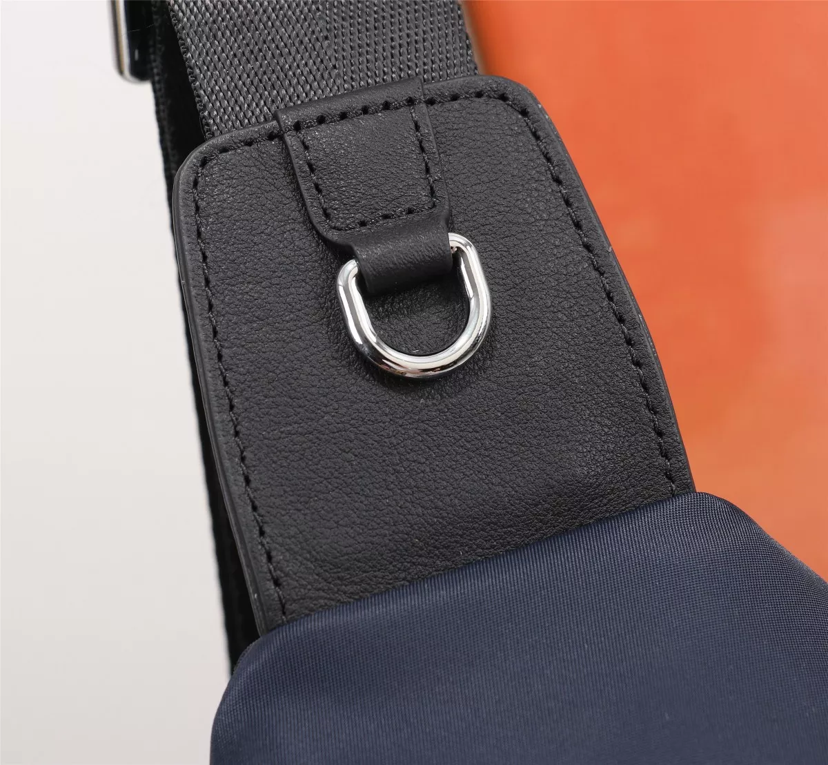 Versace AAA Man Messenger Bags Practical 6937
