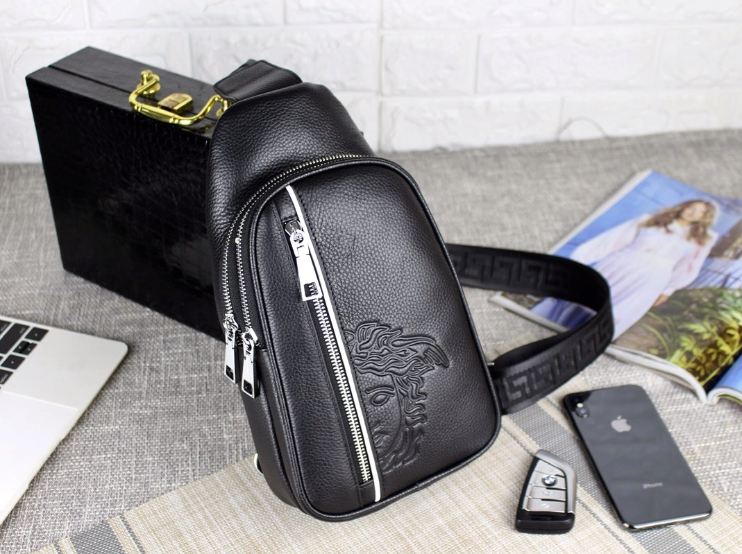 Versace AAA Man Messenger Bags Refined 7581