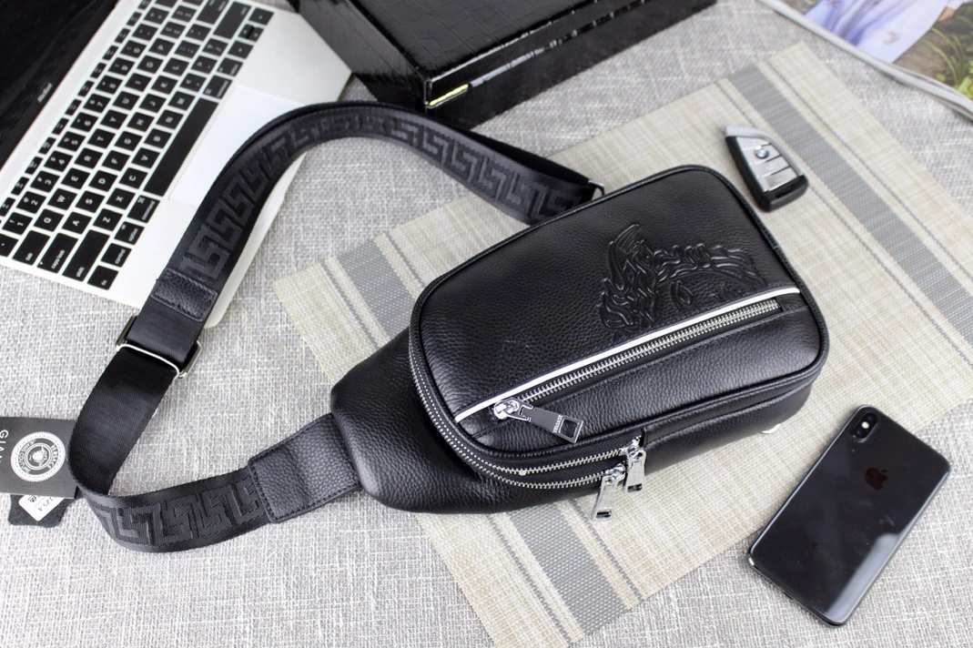 Versace AAA Man Messenger Bags Refined 7581