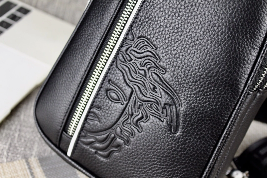 Versace AAA Man Messenger Bags Refined 7581