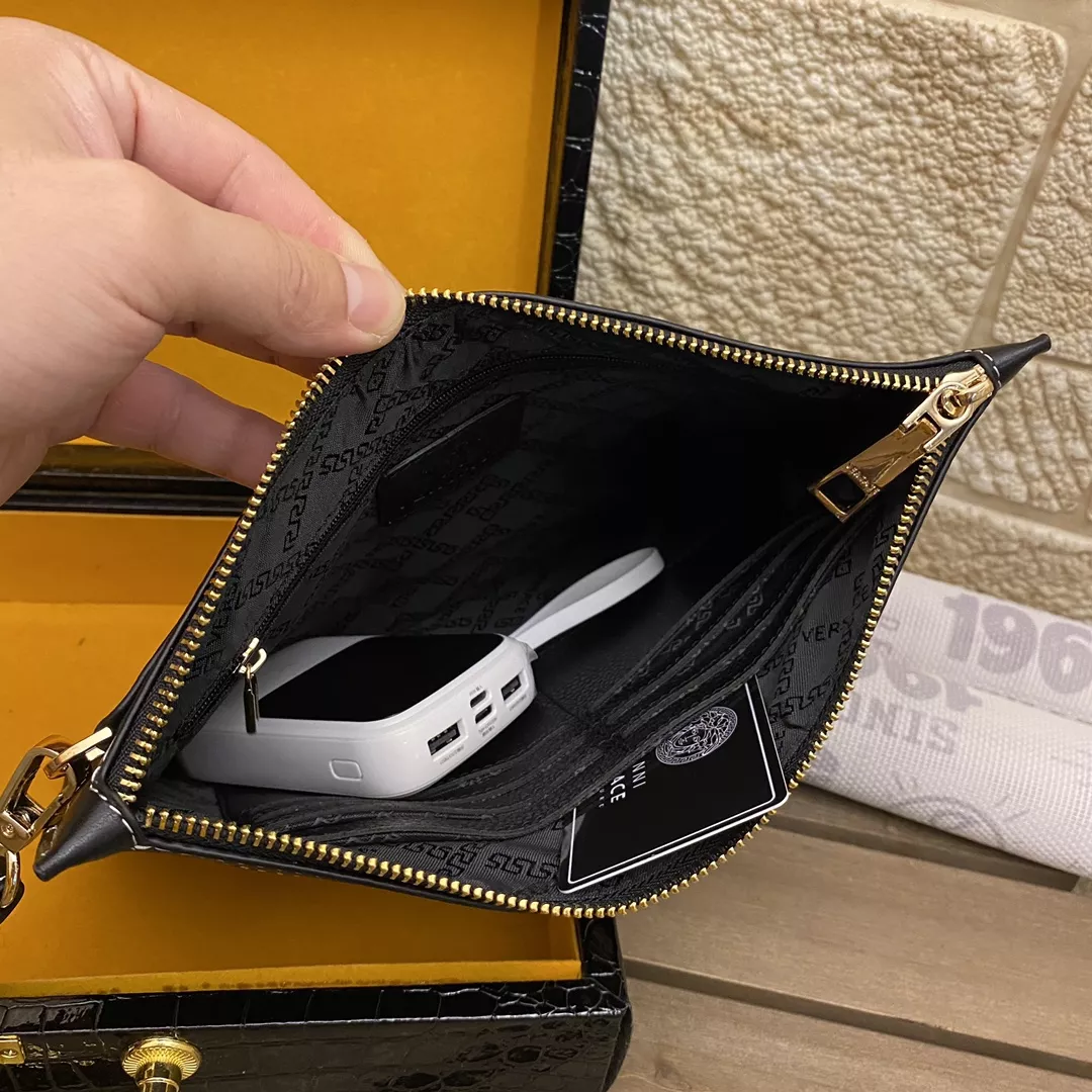Versace AAA Man Wallets Modern 8200