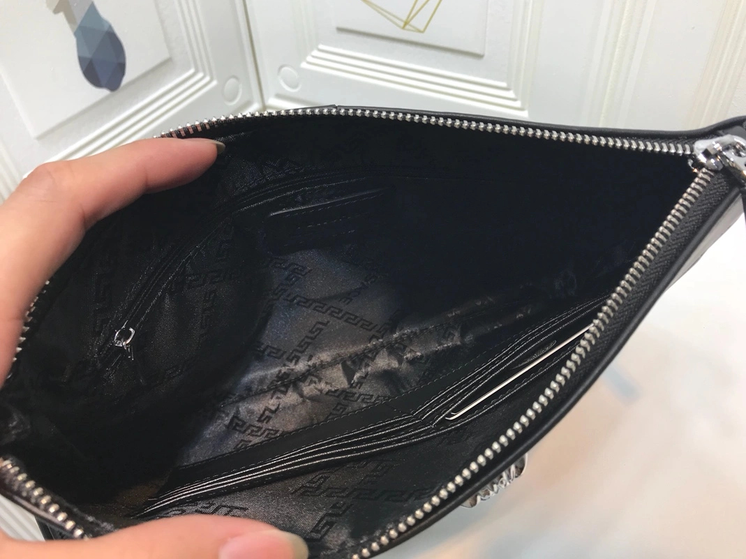 Versace AAA Man Wallets Reliable 4014
